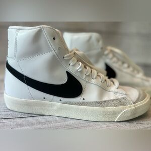 Nike Blazer Mid ‘77, Size 8.5, EUC